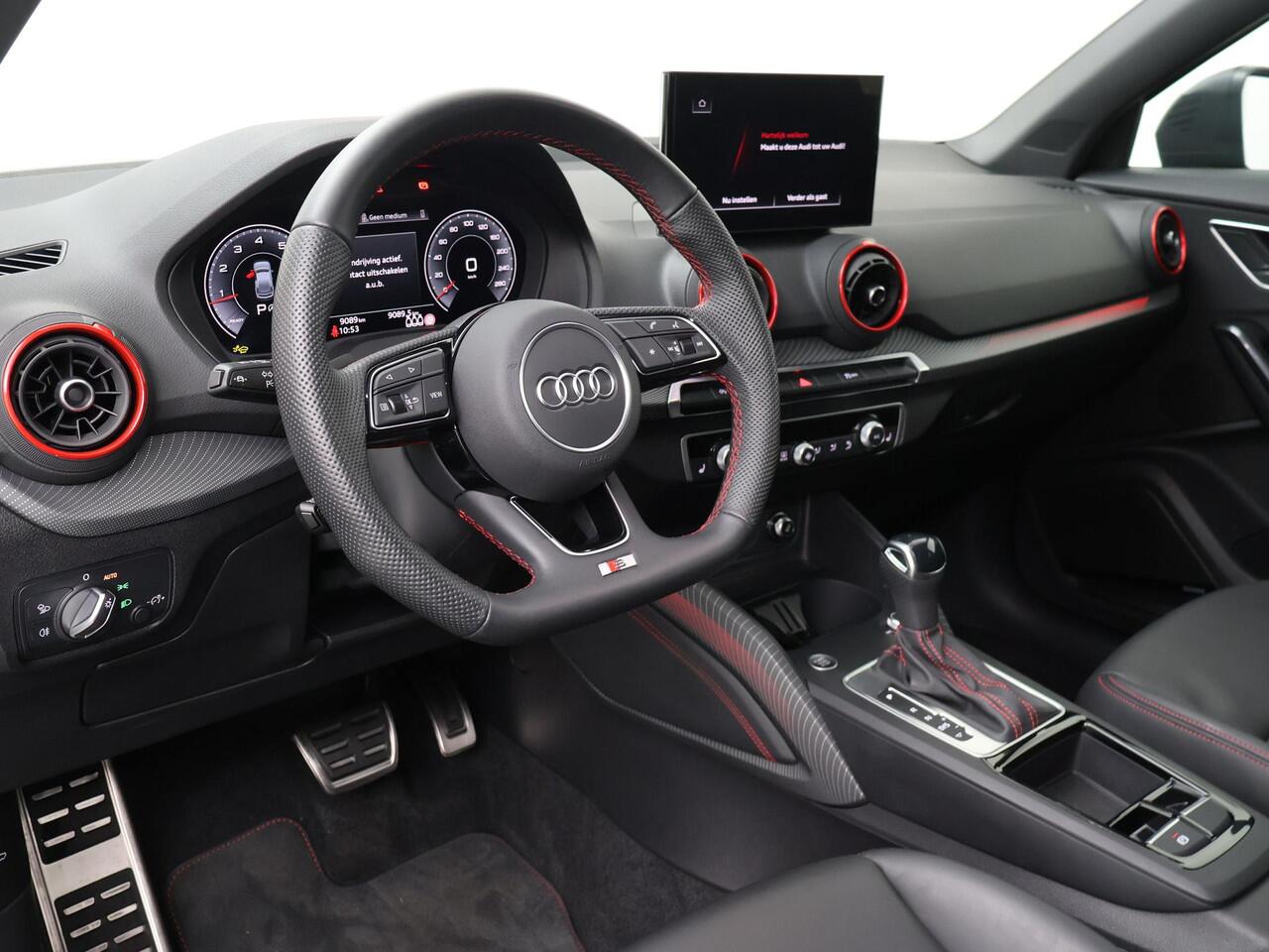 Audi Q2 35 TFSI S Edition | 150 PK | Automaat | Trekhaak | Matrix LED | S line interieur | S line |