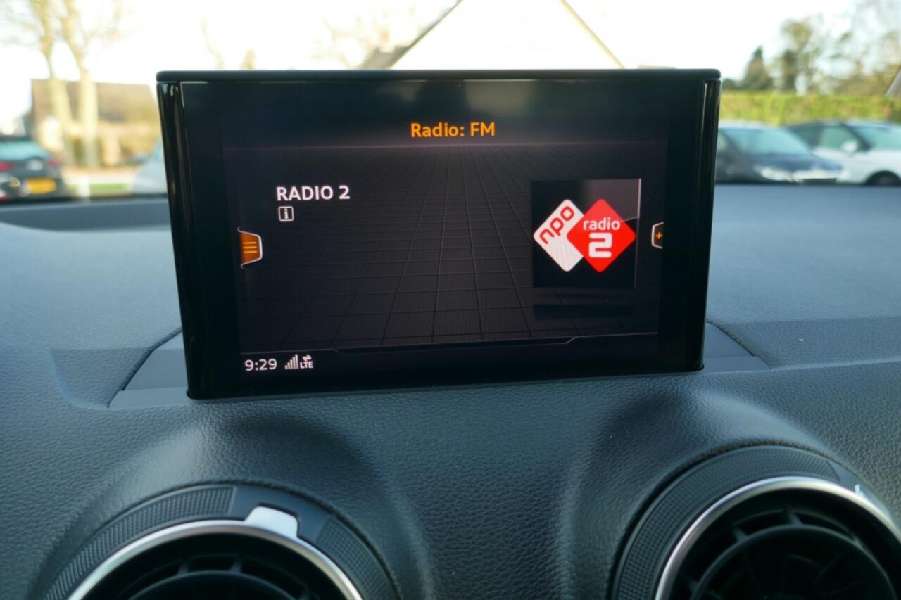 Audi Q2 35 TFSI S EDITION AUTOMAAT 150 PK NL-AUTO / CAMERA