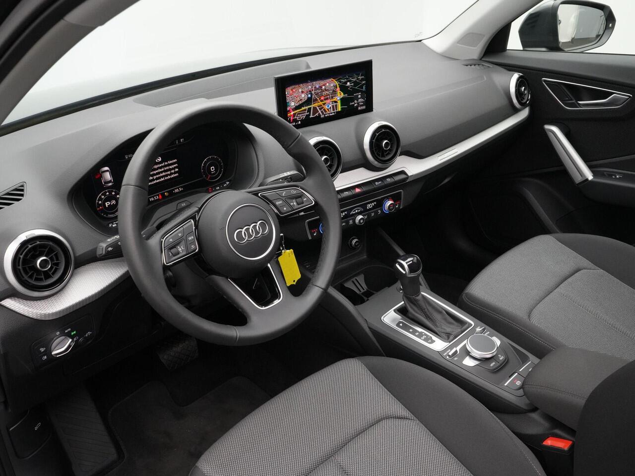 Audi Q2 35 TFSI 150 pk S-tronic Advanced edition / S-Line | Panoramadak | Achteruitrijcamera | Stoelverwarming | Carplay | Matrix LED koplampen | 18 inch