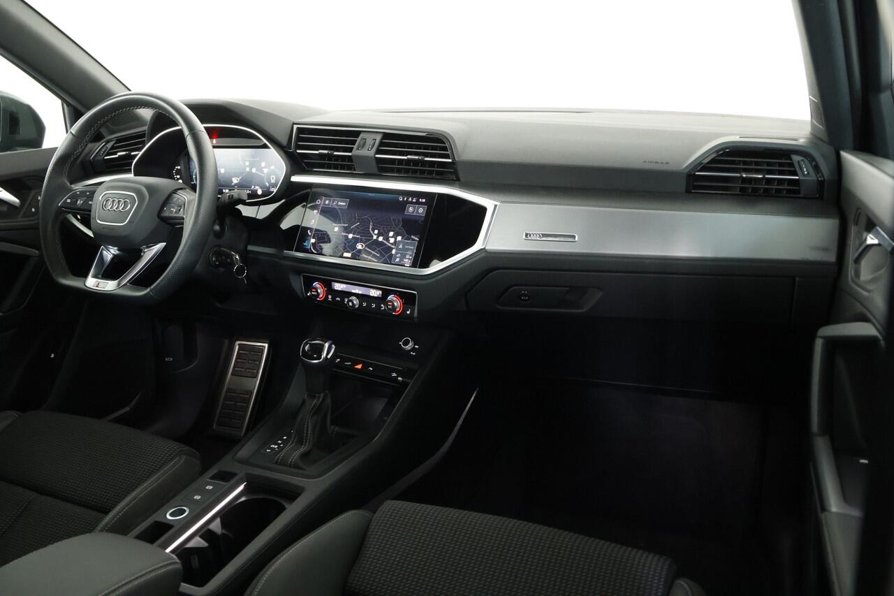 Audi Q3 45 TFSI e S-Line Panorama / Opendak / Cruise / Carplay / LED