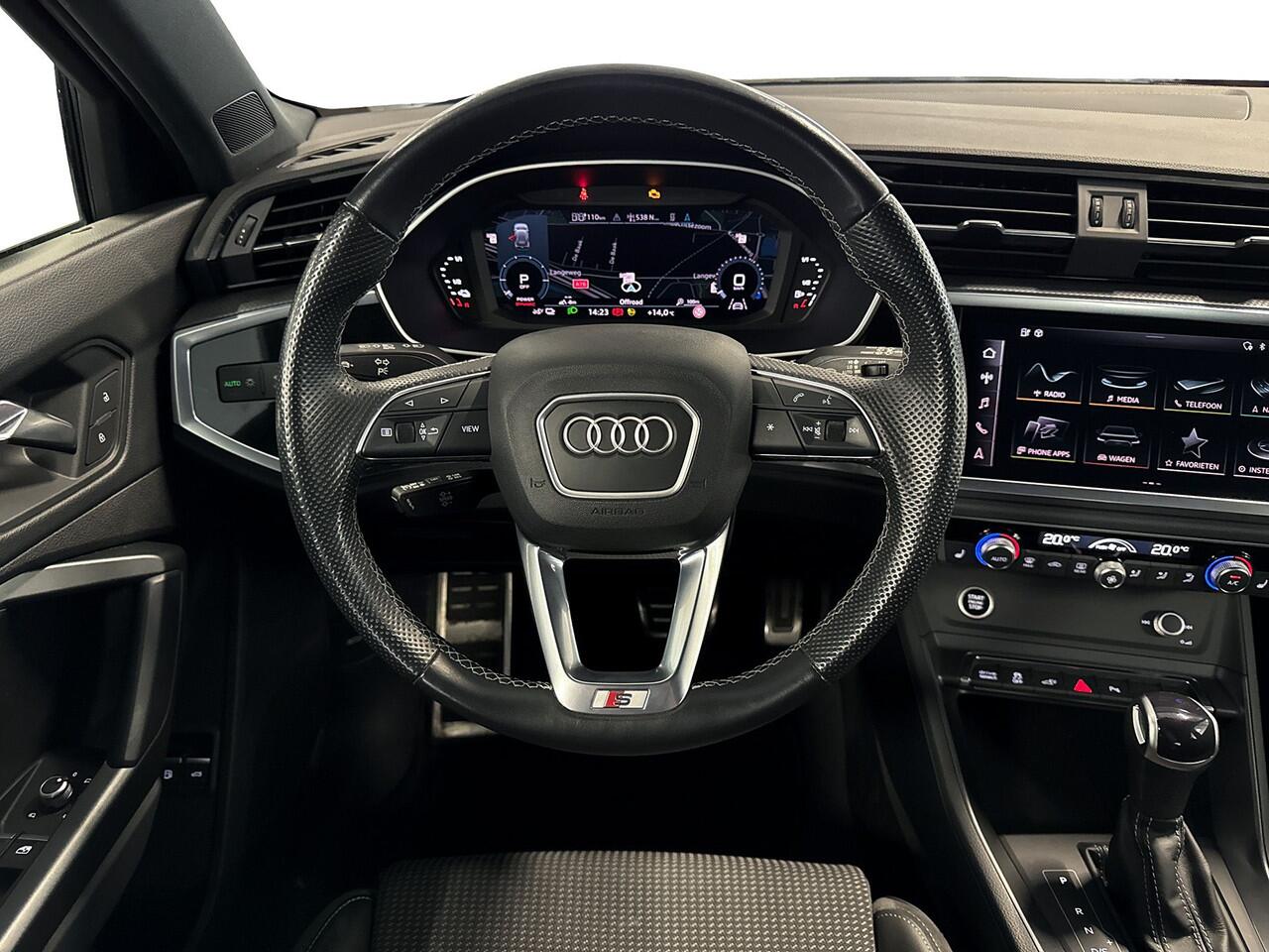 Audi Q3 45 245pk TFSIe S edition Stoelverwarming | Parkeersensoren voor en achter | Achteruitrijcamera