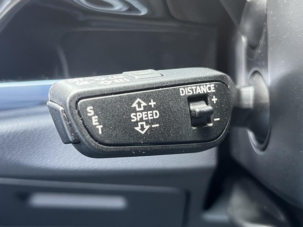 Audi Q3 45 TFSI e S edition 245PK PHEV | Matrix | Trekhaak | Zwart optiek | Leder | Stoelverwarming | Elekt. stoelen | Virtual |