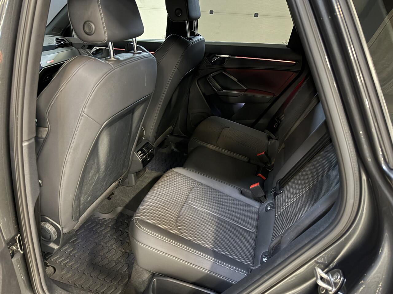 Audi Q3 45 TFSI e S edition | 1e Eigenaar | NAP | 2x S-line | Sfeerverlichting | Apple Carplay | Sportstoelen