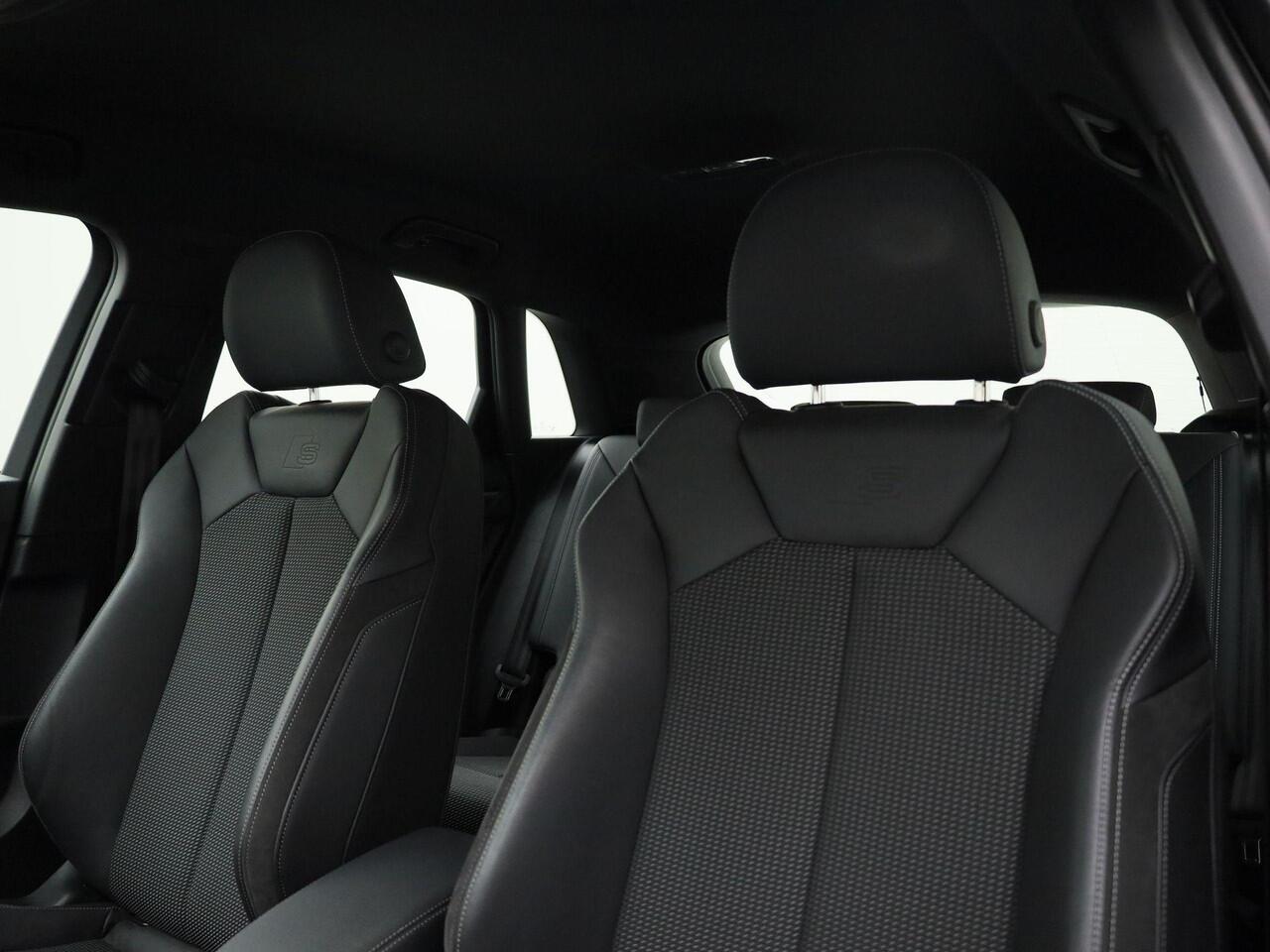 Audi Q3 40 TFSI 190pk quattro S Line · Apple/Android Car Play · Leder/stof · Camera + Parkeersensoren · Garantie tot januari 2028 of 100000