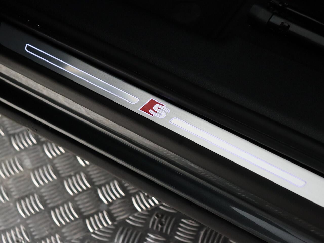 Audi Q3 Sportback 35 TFSI S Edition Competition S-Line (Elek. Trekhaak / Pano / ACC / Navi / Carplay)