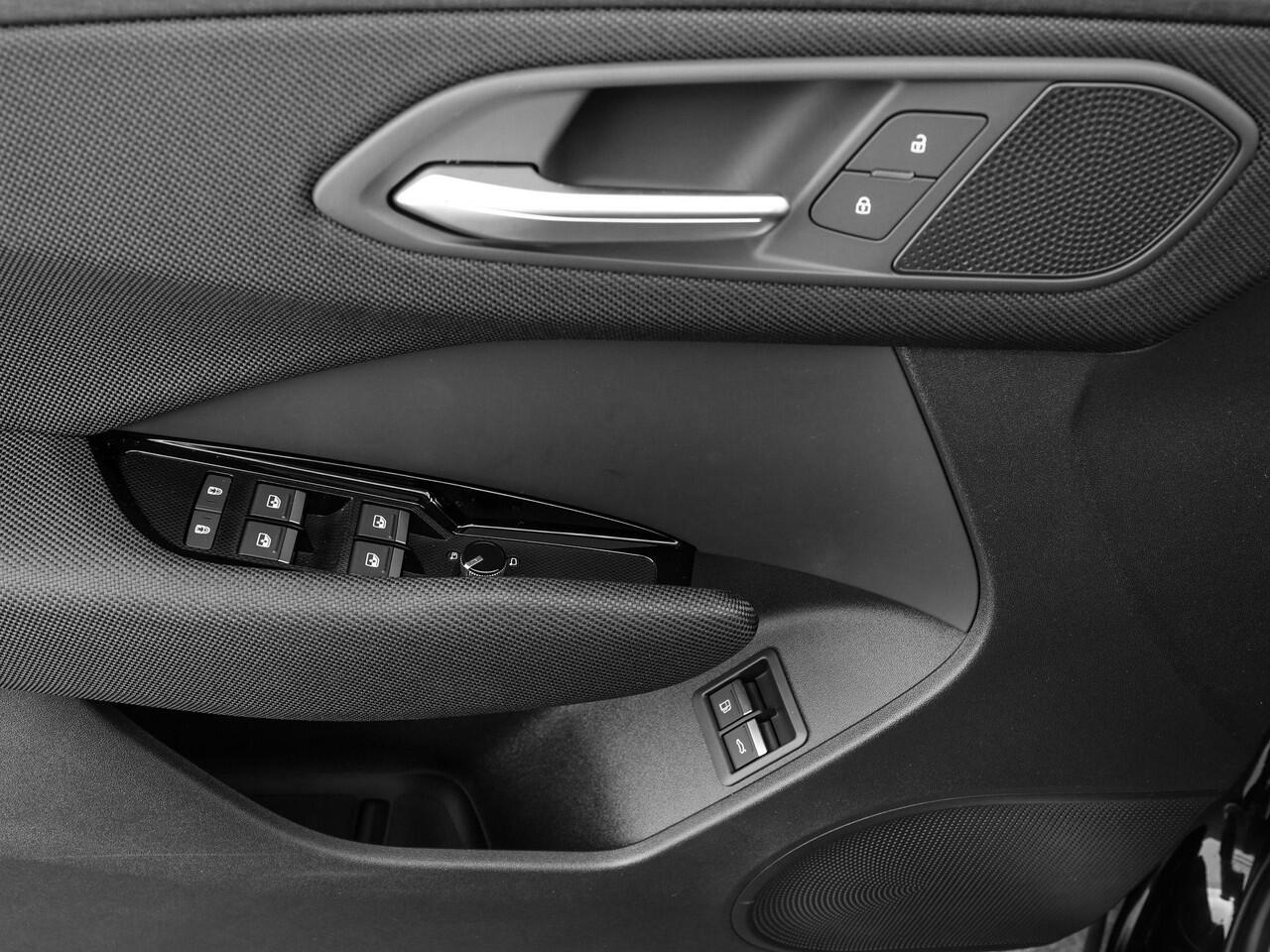 Audi Q3 1.5 200kW e-hybrid Pro line 272 PK · Techniekpakket · Interieur met sportstoelen