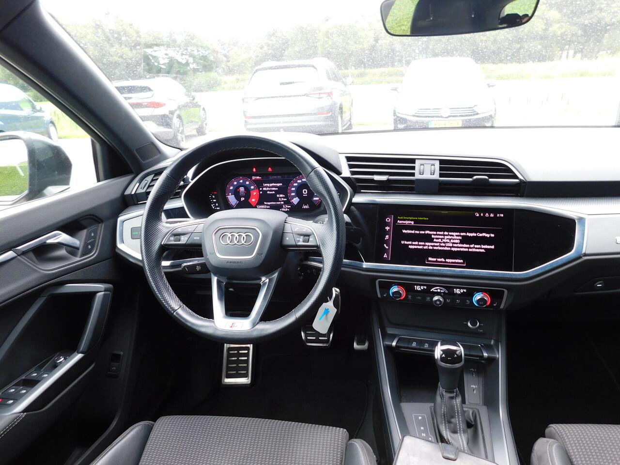 Audi Q3 35 TFSI S-tronic, 2X S-line, Carplay, Pdc