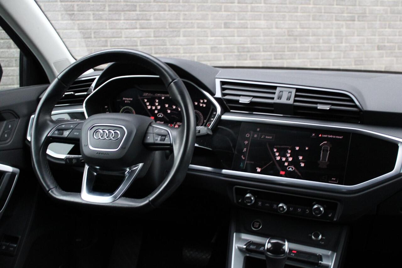 Audi Q3 45 TFSI e S-Edition Inclusief batterijcertificaat, PHEV Automaat, Digitaal Display, Keyless Entry/Start, Adaptive CruiseControl, Stoelverw., Navigatie