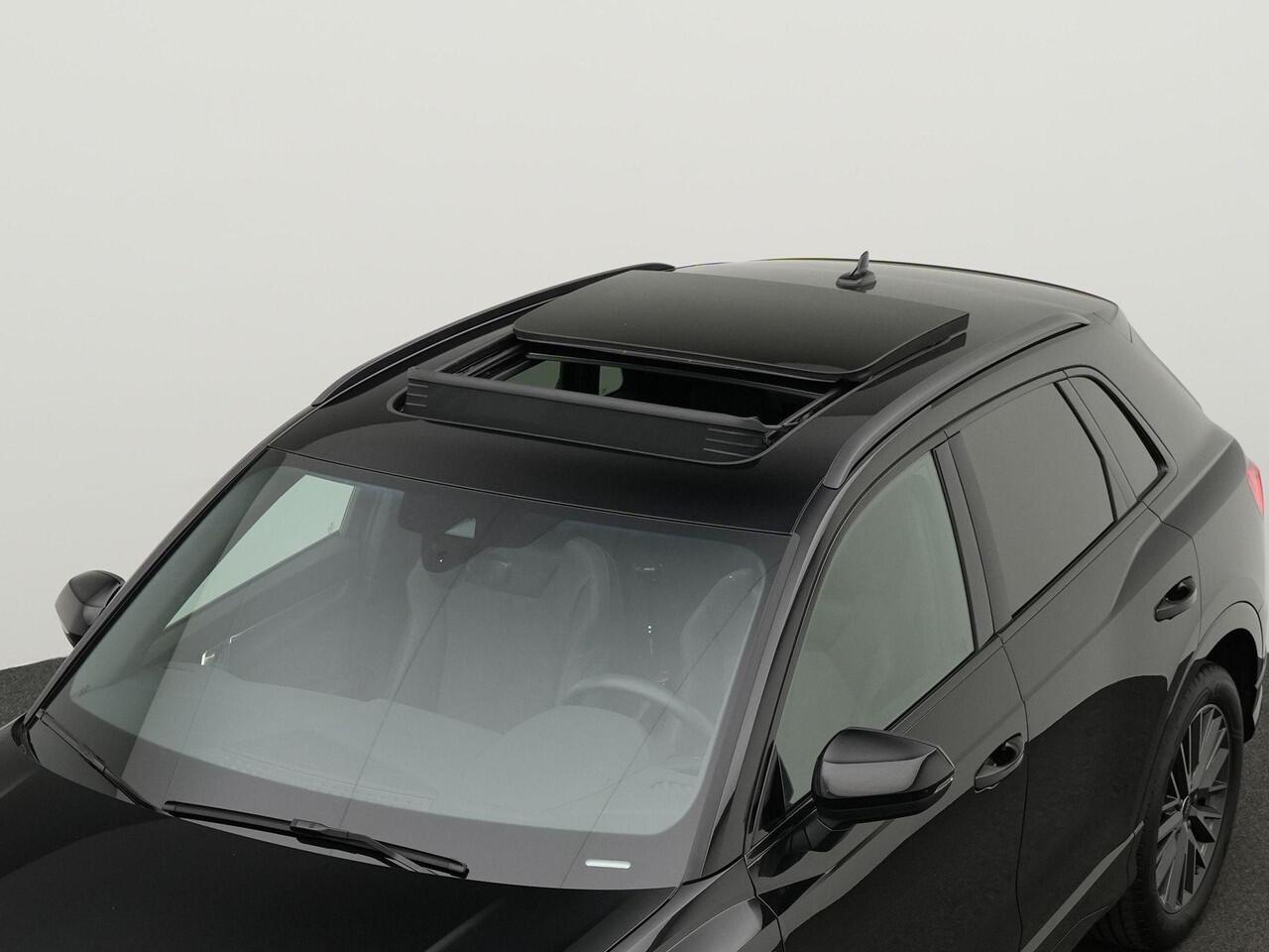 Audi Q3 35 TFSI 150 pk S-tronic Advanced edition / S-Line | Panoramadak | Trekhaak | Achteruitrijcamera | Leder/alcantara | Stoelverwarming