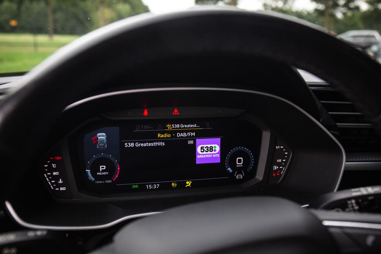 Audi Q3 35 TFSI Business Edition ,Stoelverwarming, Virtual Cockpit, Adaptive cruise, Regensensor