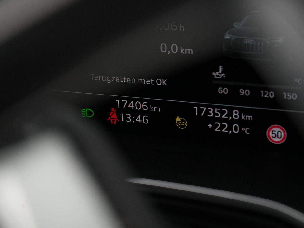 Audi Q3 35 TFSI 150 pk S-tronic Advanced edition / S-Line | Panoramadak | Trekhaak | Achteruitrijcamera | Leder/alcantara | Stoelverwarming