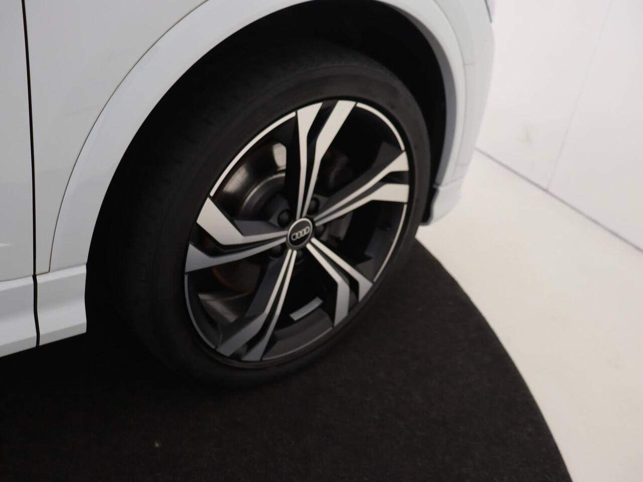 Audi Q3 Sportback 45 TFSI e S Edition | SoH 92% | Achteruitrijcamera | Keyless | Cruise control | Audi virtual cockpit | Stoelverwarming | CarPlay | Navigatie |