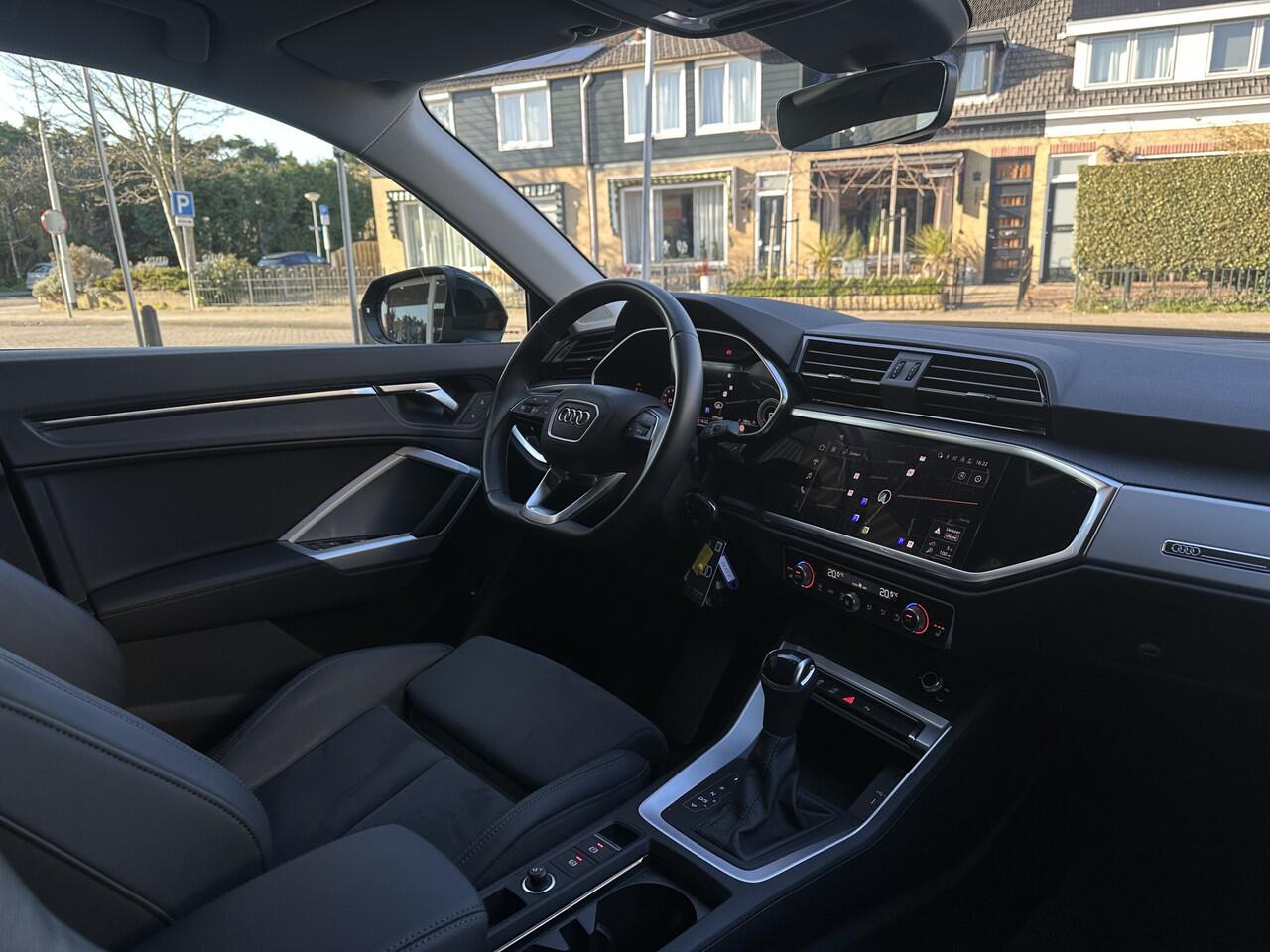 Audi Q3 Sportback 35 TFSI S-Line Edition Stoelverwarming/Camera/Navi/Apple Carplay/Android.