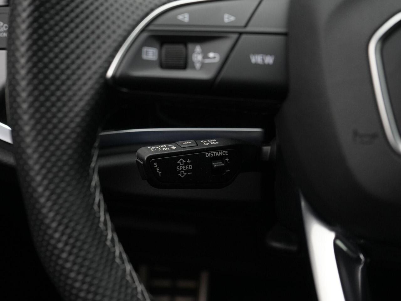 Audi Q3 45 TFSI e 245 pk S-tronic S-Line | Achteruitrijcamera | Navigatie | Adaptive Cruise