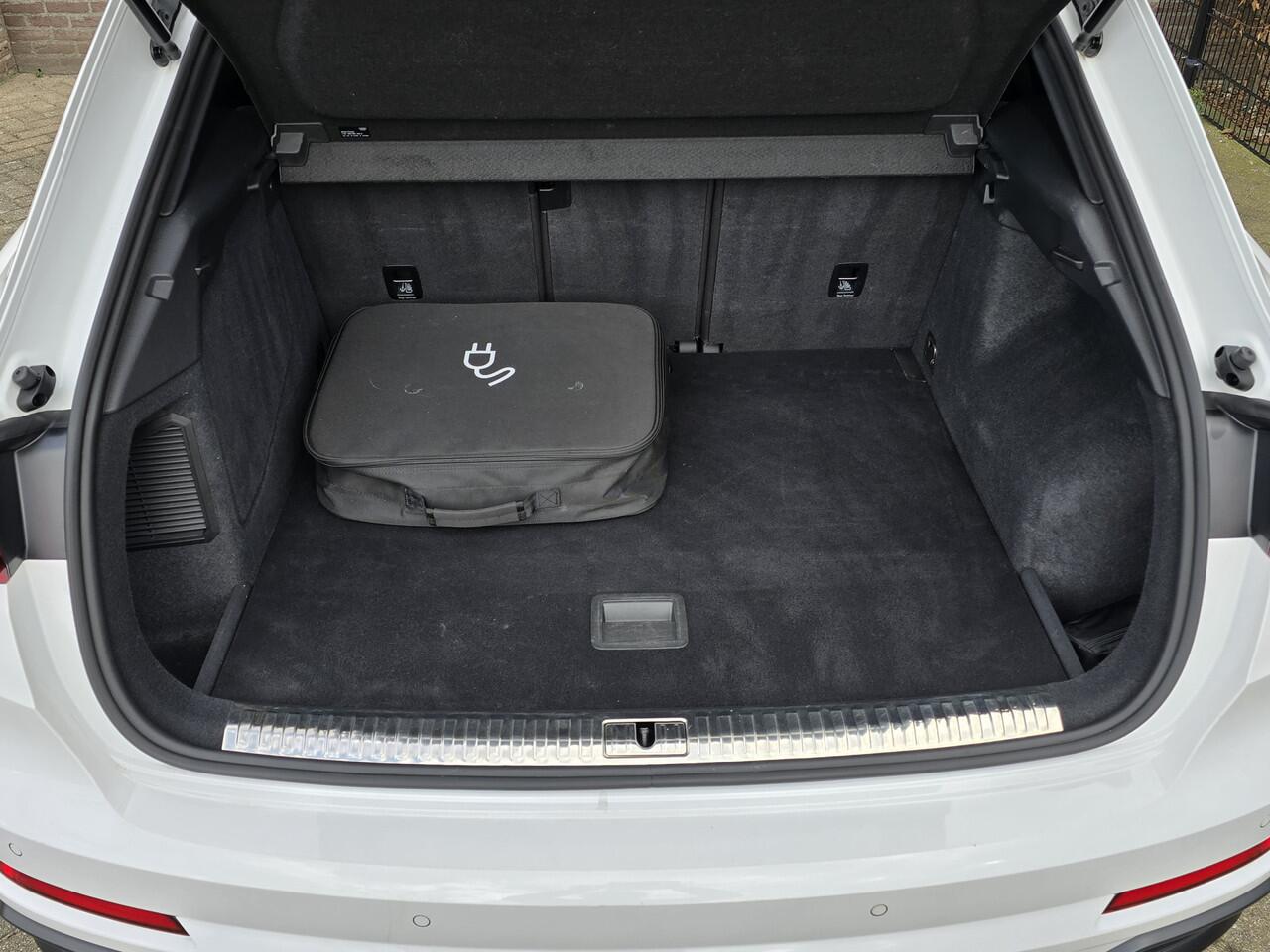 Audi Q3 45 TFSI e S edition PLUG IN HYBRID S-LINE AUT VIRTUAL COCKPIT 245 PK LED STOELVERWARMING ADAPTIVE CRUISE CONTROL AFGEVLAKT STUURWIEL