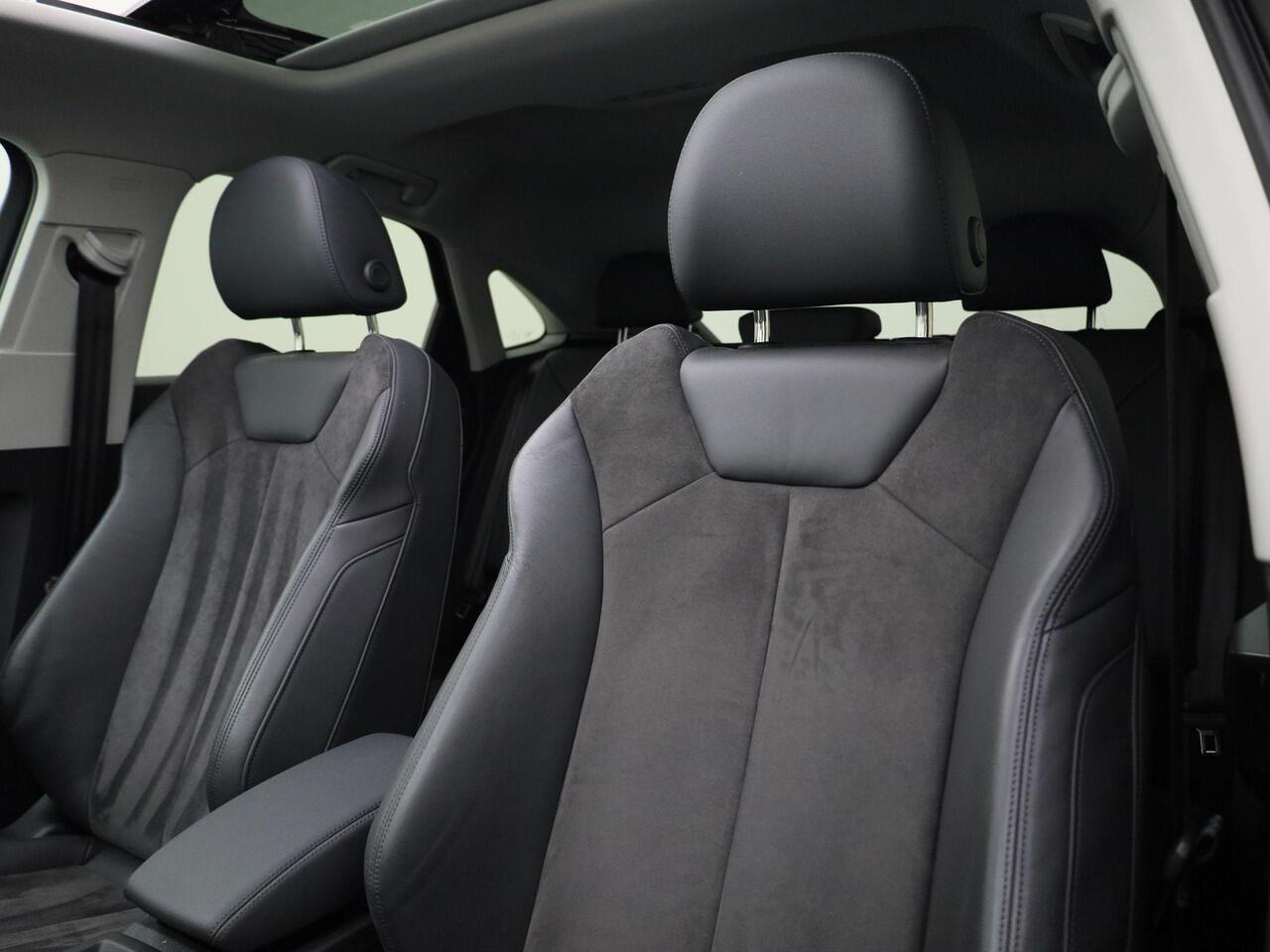 Audi Q3 Sportback 45 TFSIe 180kW/245PK S Line · Panoramadak ·Camera · Apple/Android Car Play · Stoelverwarming · Navigatie ·