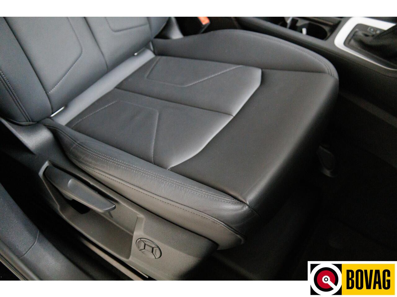 Audi Q3 Sportback 35 TFSI Business Edition 150 PK | Panoramadak | Leer | 360 camera | El. achterklep Stoelverwarming, Navigatie, App-connect, Lane assist, Cruise, Led verlichting, Regensensor