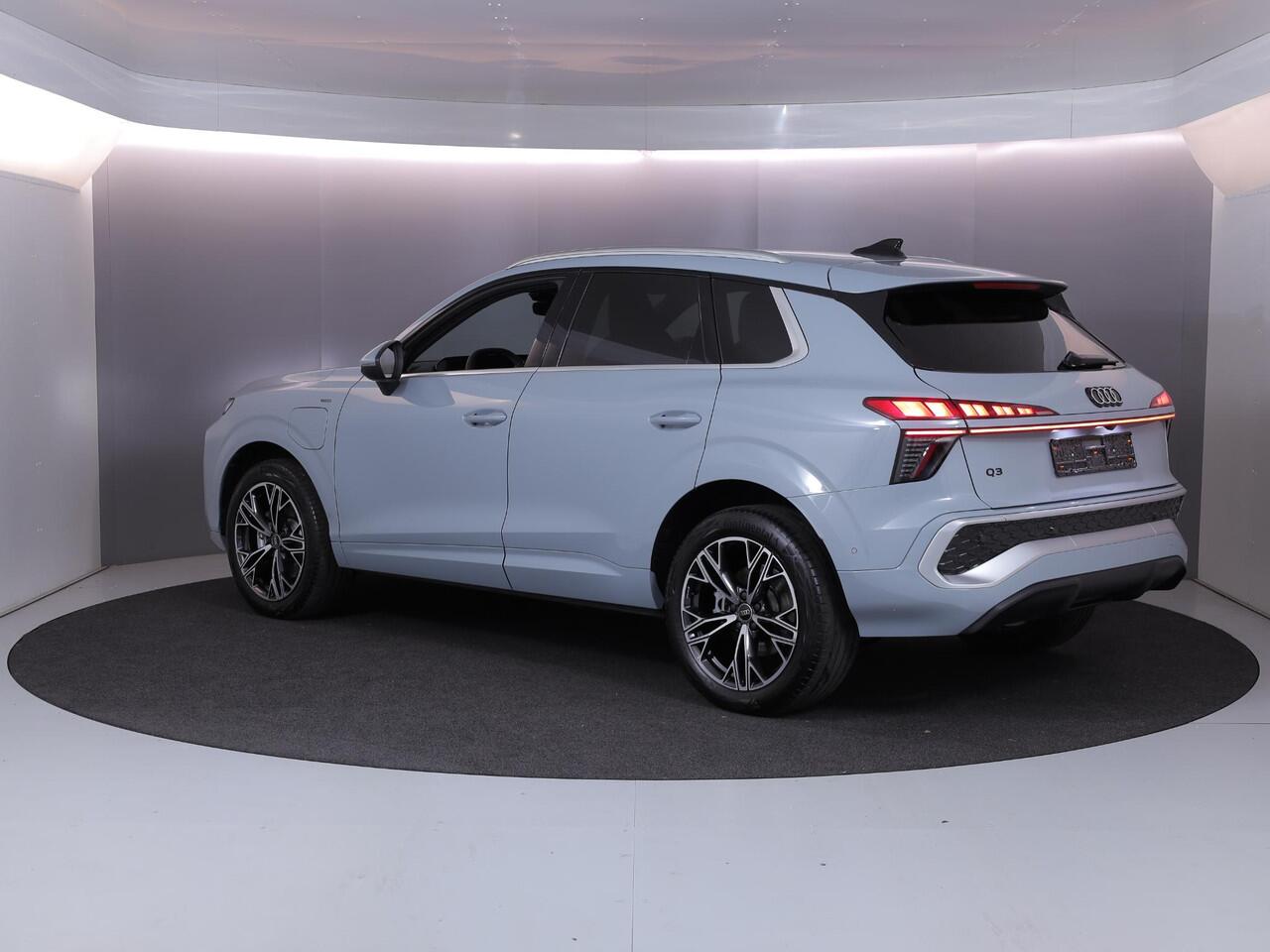 Audi Q3 1.5 e-hybrid S edition 272PK | 4jr garantie | S-line in & Exterieur | Blindspot | MMI plus | Achteruitrijcamera |