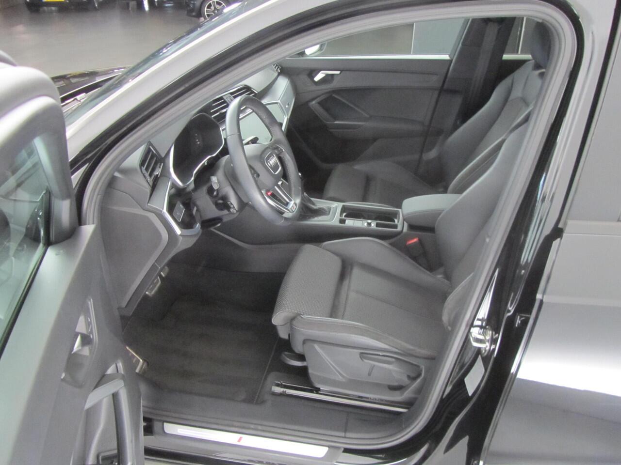 Audi Q3 45 TFSI e 'S'-edition, Blackpack, S-Line, 39 dkm! Privacy-ACC-Carplay,Sportstoelen +Garantie