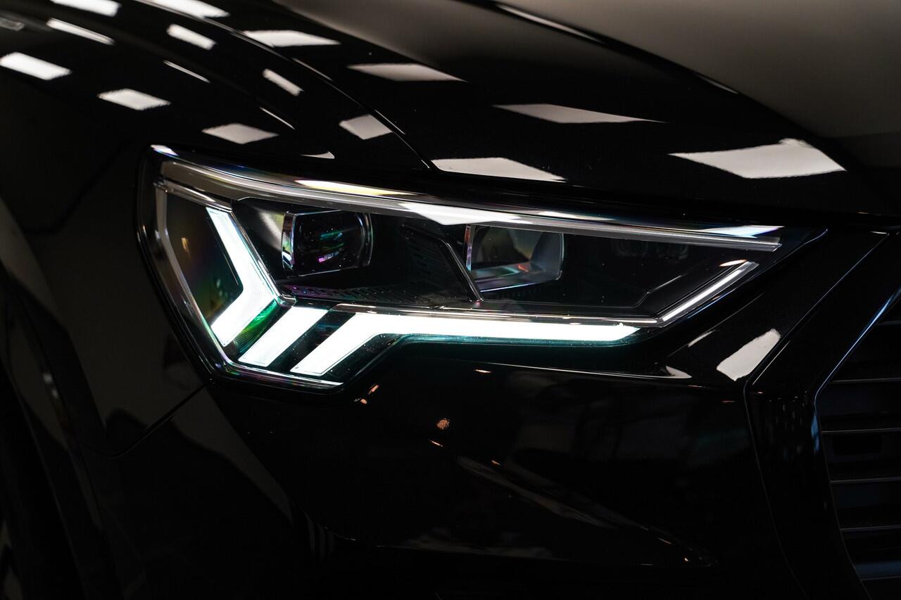 Audi Q3 45 TFSI e S-Line Black ed|20 inch|Camera|Acc|Apple