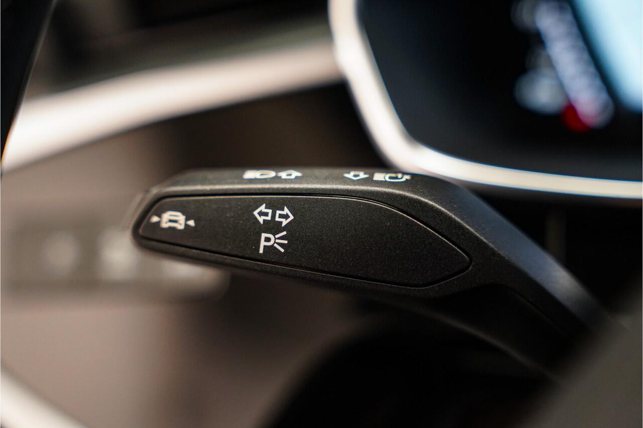 Audi Q3 Sportback 45 TFSI e S-Line|Pano dak|Zwart optiek|Matrix led|20inch