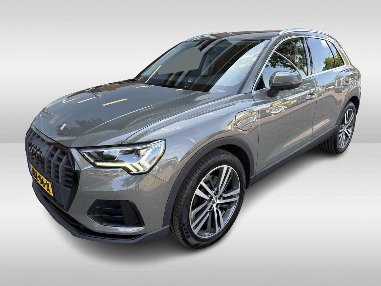 Audi Q3 E-TRON | | Apple Carplay/Android Auto | stoel verwarming | lichtmetalen wielen 20inch | nieuwe banden | trekhaak meerprijs 750.00 euro