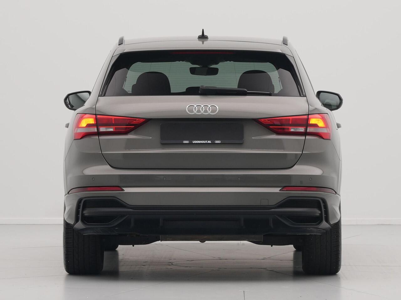 Audi Q3 35 TFSI 150pk Edition S line Navigatie dig display privacy glass 17