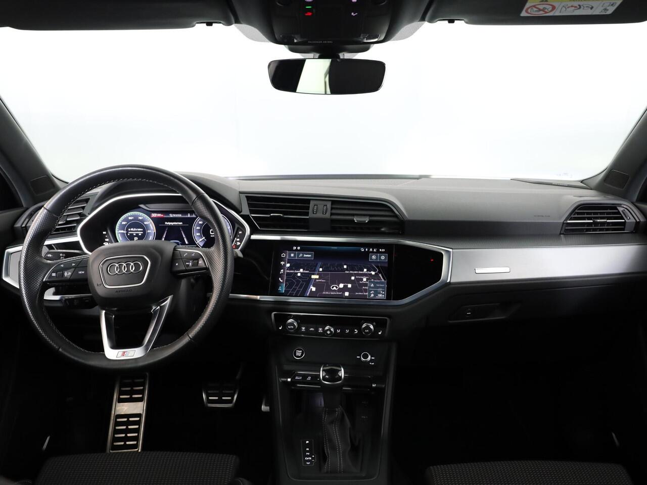 Audi Q3 45 TFSI e S edition 245pk SOH 95% | Parkeercamera | Trekhaak | 19 inch lichtmetalen velgen | Verwambare voorstoelen