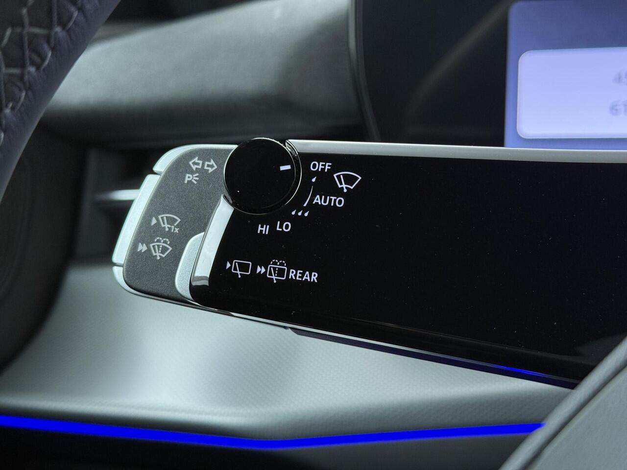 Audi Q3 S edition e-hybrid 200 kW S tronic | Privacy glas | Led-koplampen | S line-interieur met sportstoelen | Techniekpakket plus | Audi phone box | Grootlichtassistent |