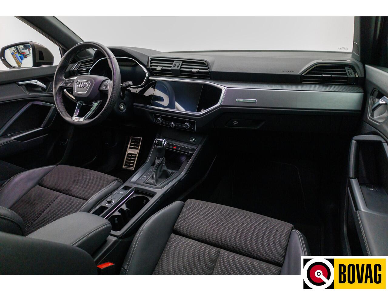 Audi Q3 45 TFSI e S edition 245 PK | S-Line interieur | Panoramadak | Navigatie | App. connect | Elec. achterklep, Stoelverwarming