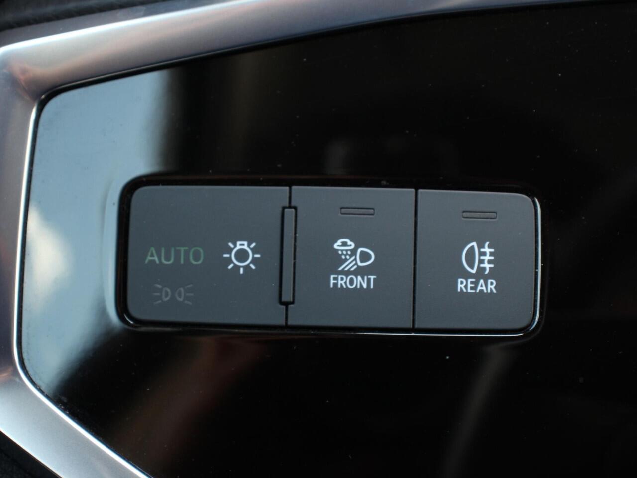 Audi Q3 Sportback 45 TFSI Attitude Plus PHEV 245 PK | Climatronic | Adaptive Cruise control | PDC V + A | Navigatie | Elektrische Kofferbak | Lichtmetalen Velgen