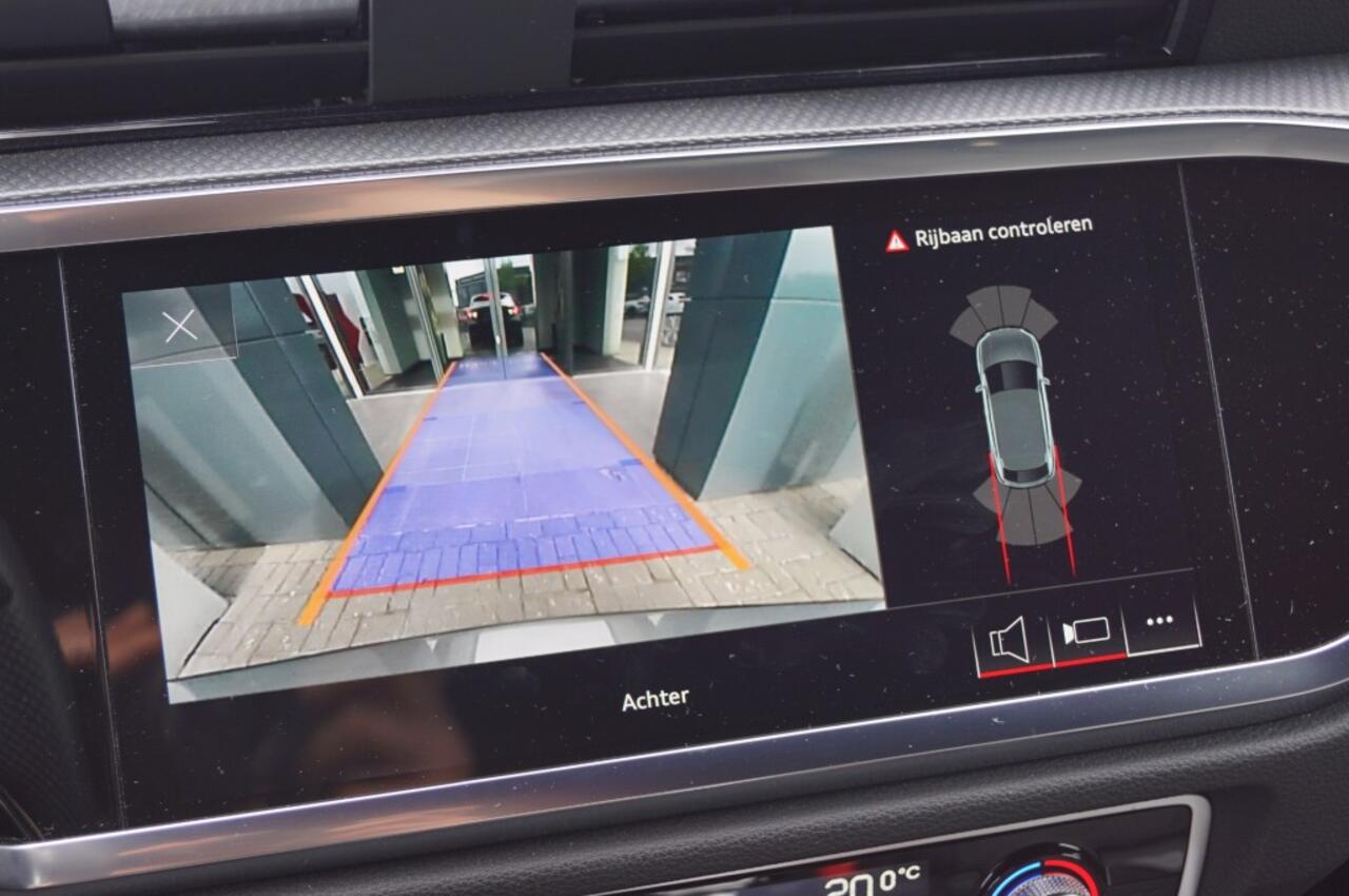 Audi Q3 45 TFSI-e S-Line /Trekhaak wegklb/ 20 Inch LM /Matrix LED/Camera/ACC