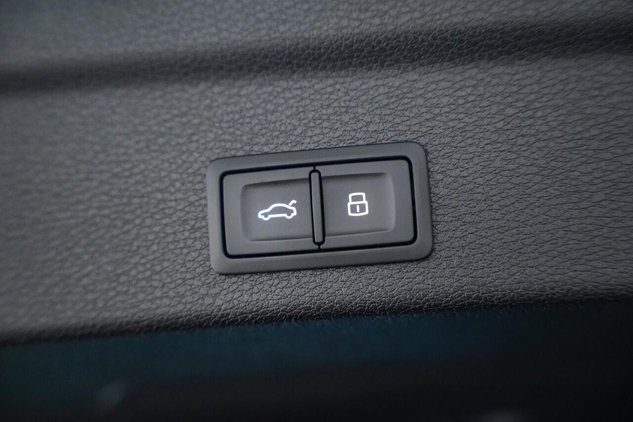 Audi Q3 Sportback 45 TFSI e S-Line|Pano dak|Trekhaak|Camera|Acc|20 inch