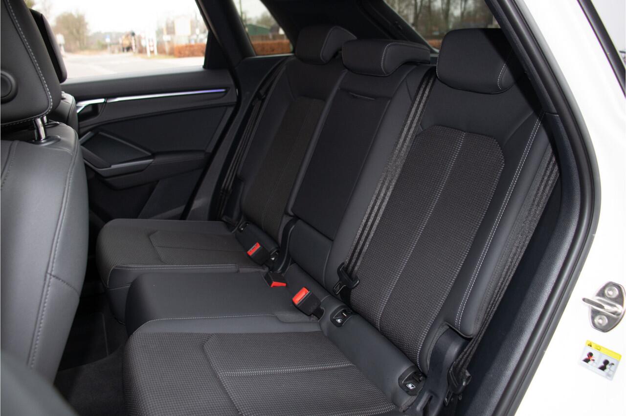 Audi Q3 35 TFSI S-Tronic S edition, 35.000km NAP, Adaptive cruise, Camera, Carplay, Sfeerverlichting, Keyless, PDC, S-Line.