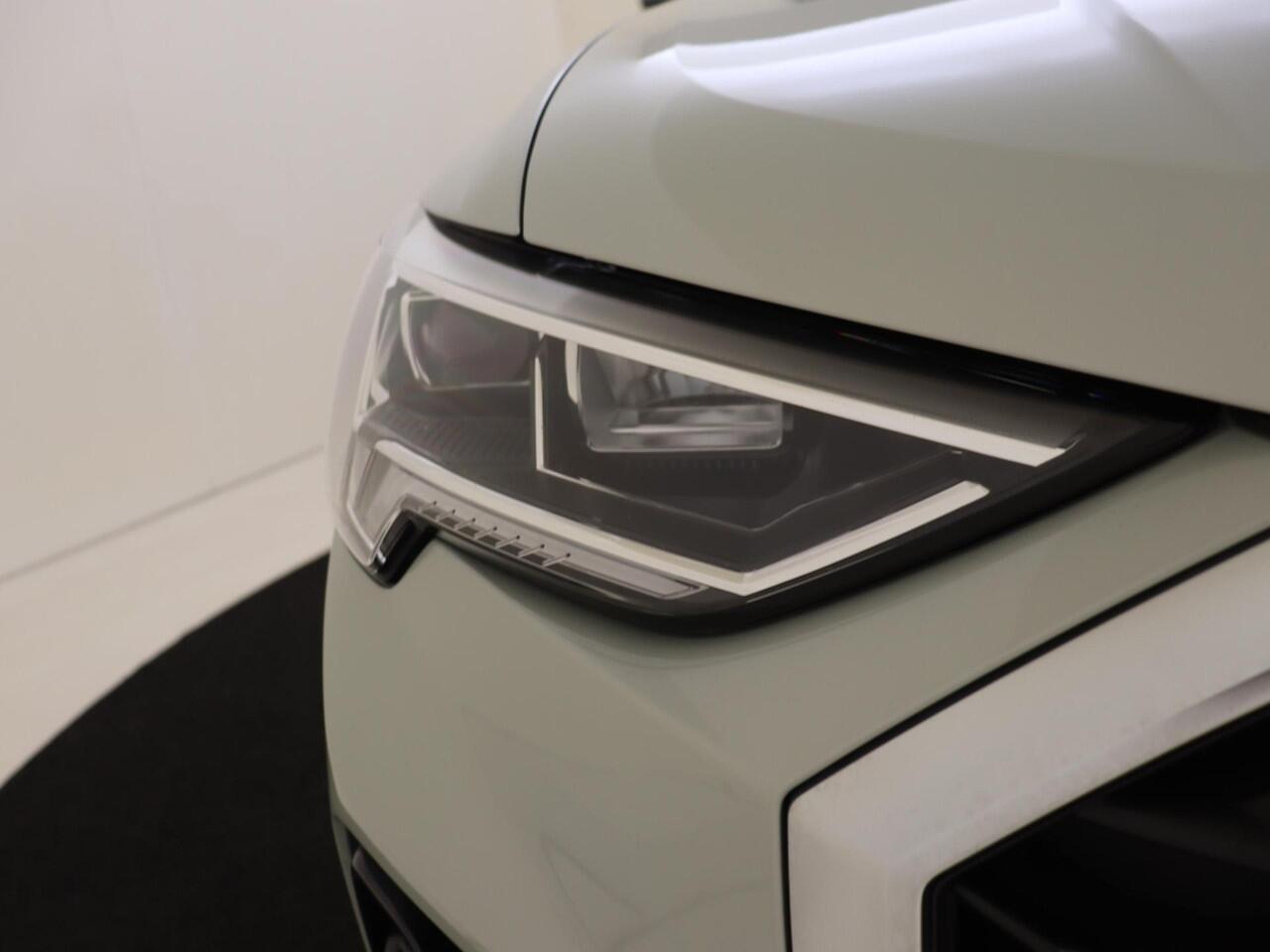 Audi Q3 Sportback 45 TFSI e edition | Adaptieve cruise control | Full LED verlichting | CarPlay | Stoelverwarming | Elektrische achterklep | Bluetooth |