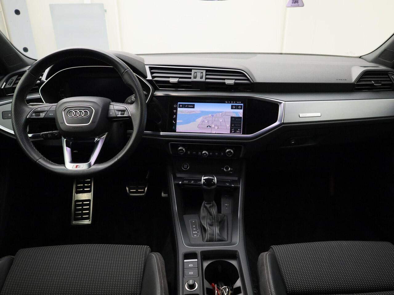Audi Q3 Sportback 45 TFSIe 245PK S Edition · Navigatie · Camera · Apple/Android Car Play · Adaptive Cruise Control · Garantie t/m 12-03-2026 of 100000km.
