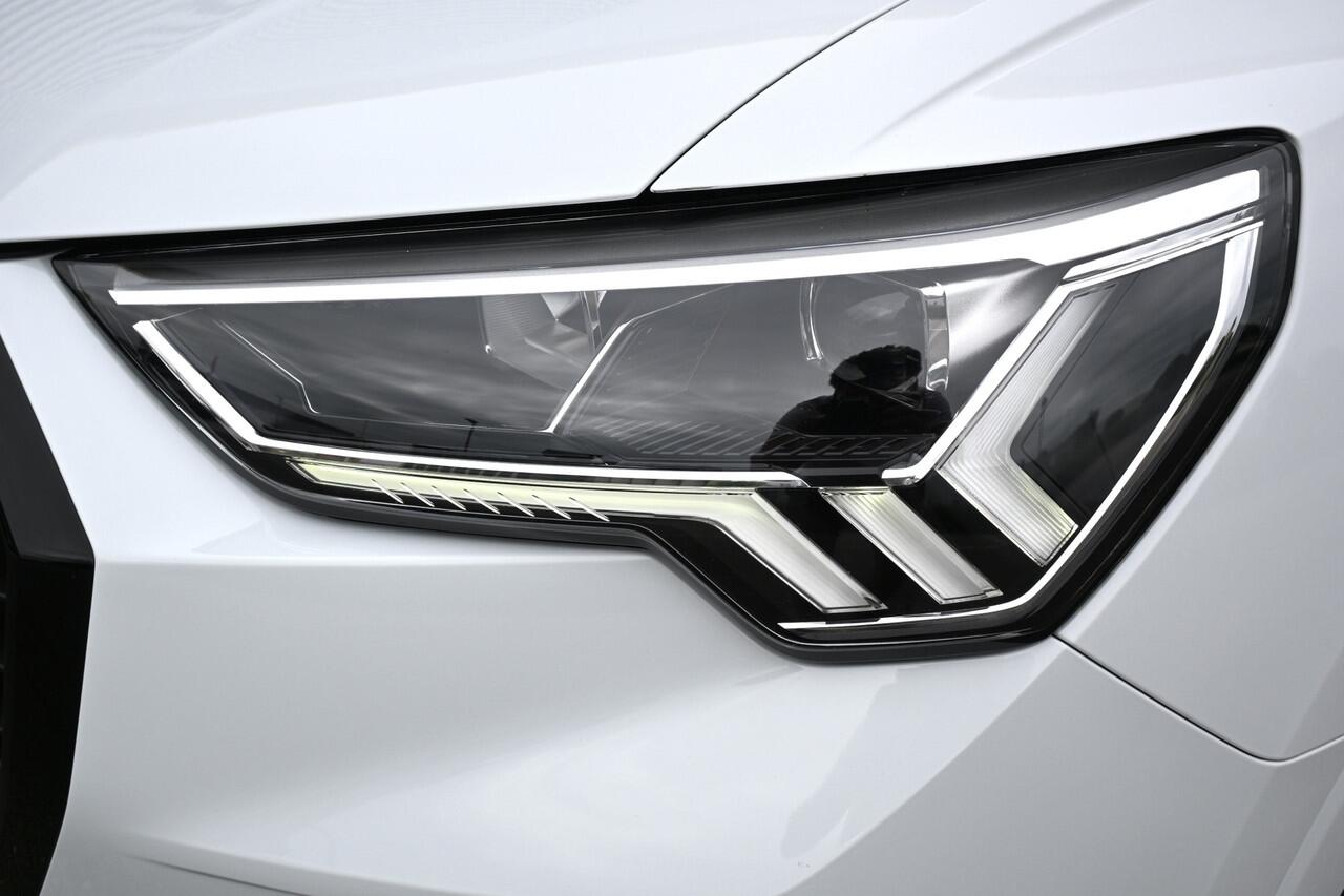 Audi Q3 35 TFSI S-Line Trekhaak | Apple-carplay | Virtual | Pano