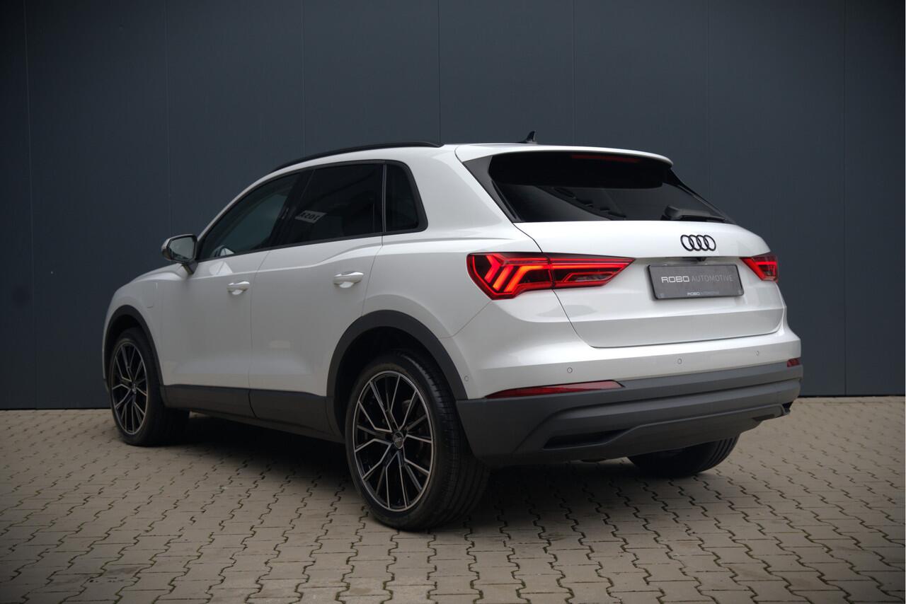 Audi Q3 45 TFSI e Advanced edition | Navigatie | Stoelverwarming | Parkeersensoren | Black Edition | Cruise Control | DAB | Navigatie | Automaat | Digital Dash | LED | Elektrische Achterklep | Dodehoekdetectie