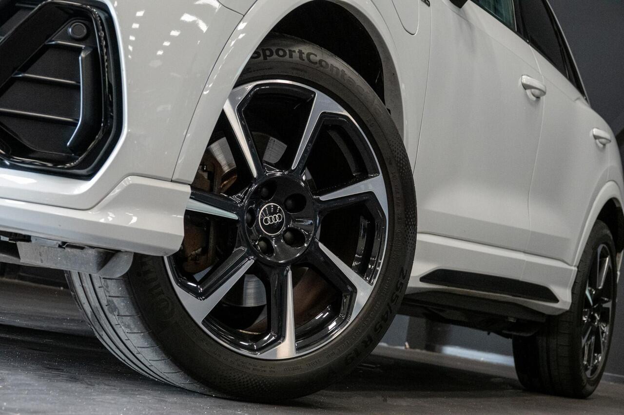 Audi Q3 45 TFSI e S edition *Sportstoelen / ACC / Business-pakket / Lane-assist / Stoelverwarming*