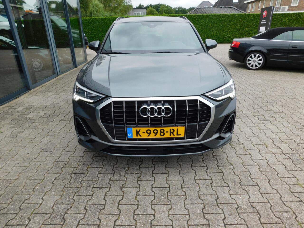 Audi Q3 35 TFSI S-tronic, 2X S-line, Carplay, Pdc