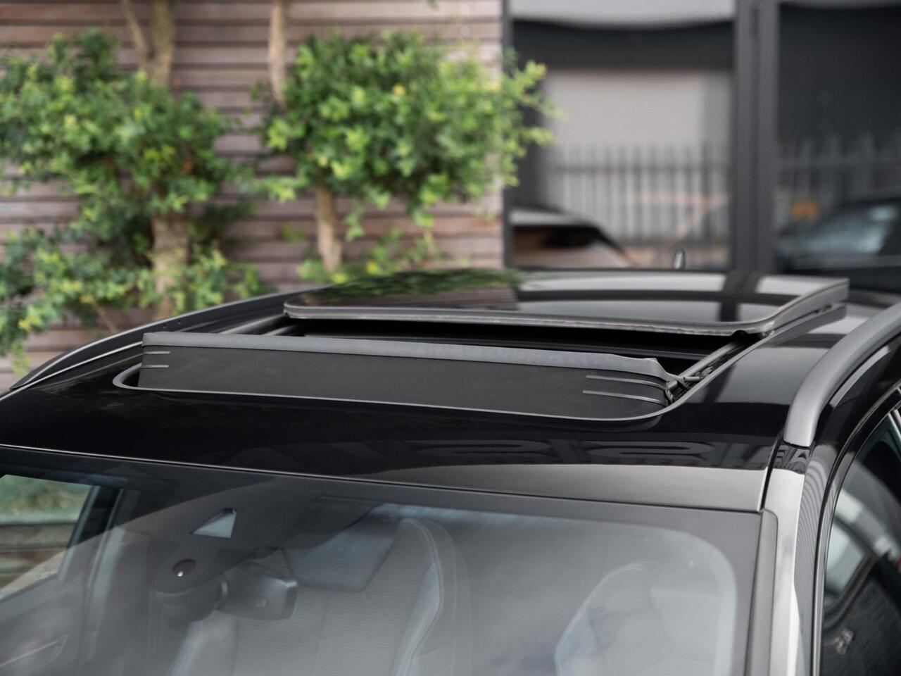 Audi Q3 40 TFSI quattro / 3x S-Line / Wegklapbare Trekhaak / Panoramadak / Bang & Olufsen / Virtual Cockpit / Matrix Verlichting / Keyless / 20" LMV