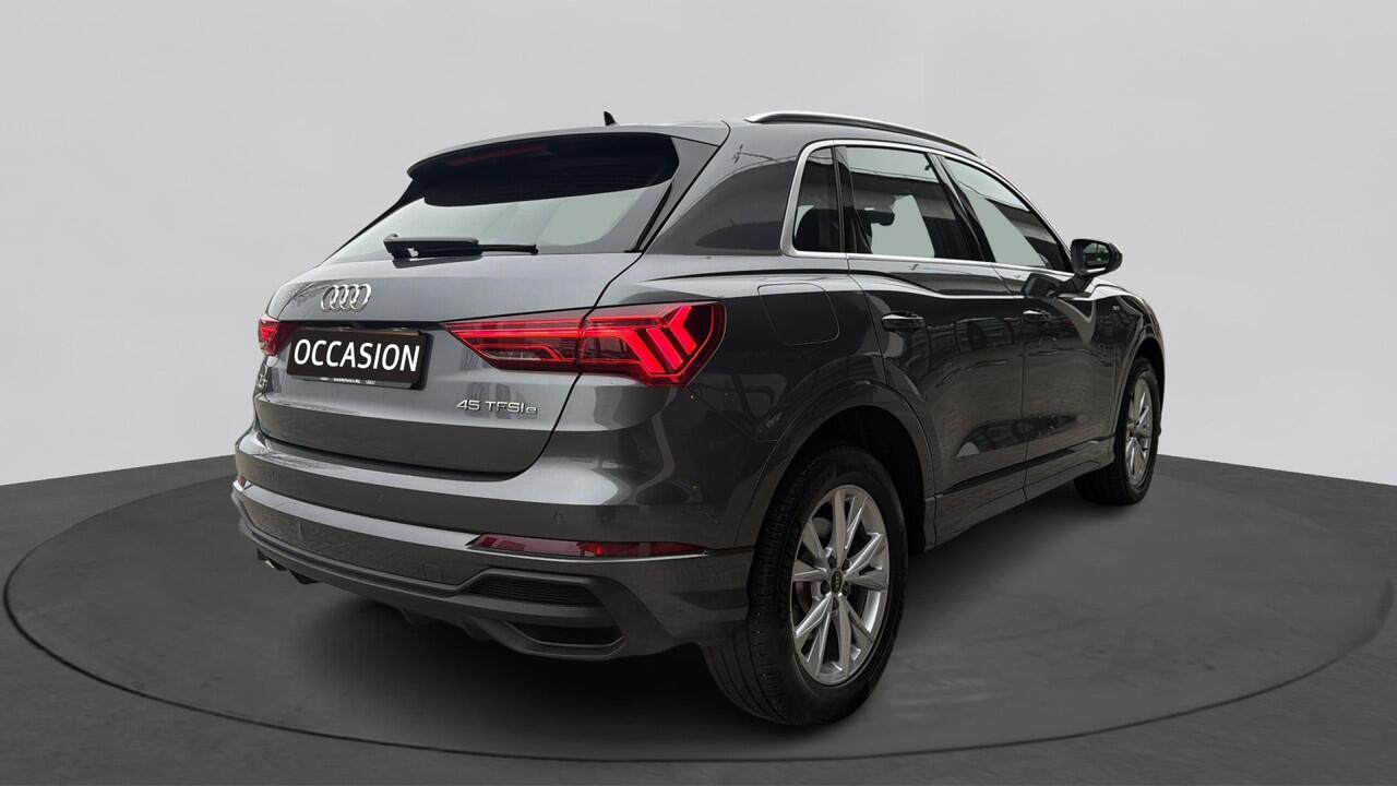 Audi Q3 45 TFSI e 245pk PHEV S-Line Edition / Trekhaak / Camera / PDC V+A