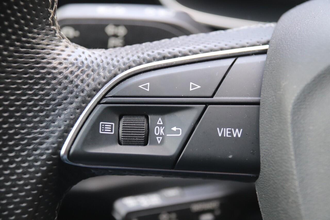 Audi Q3 35 TFSI S edition Hybride-Benzine ,Automaat S Line, Leder, Matrix, Carplay