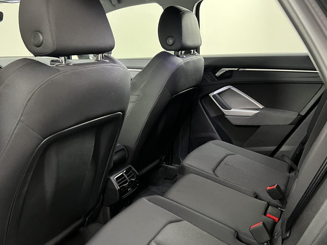 Audi Q3 Sportback 45 TFSI e S Edition S-Line 245 PK November '23 - Model 2024 Stoelverw. / Apple Car Play / Keyless