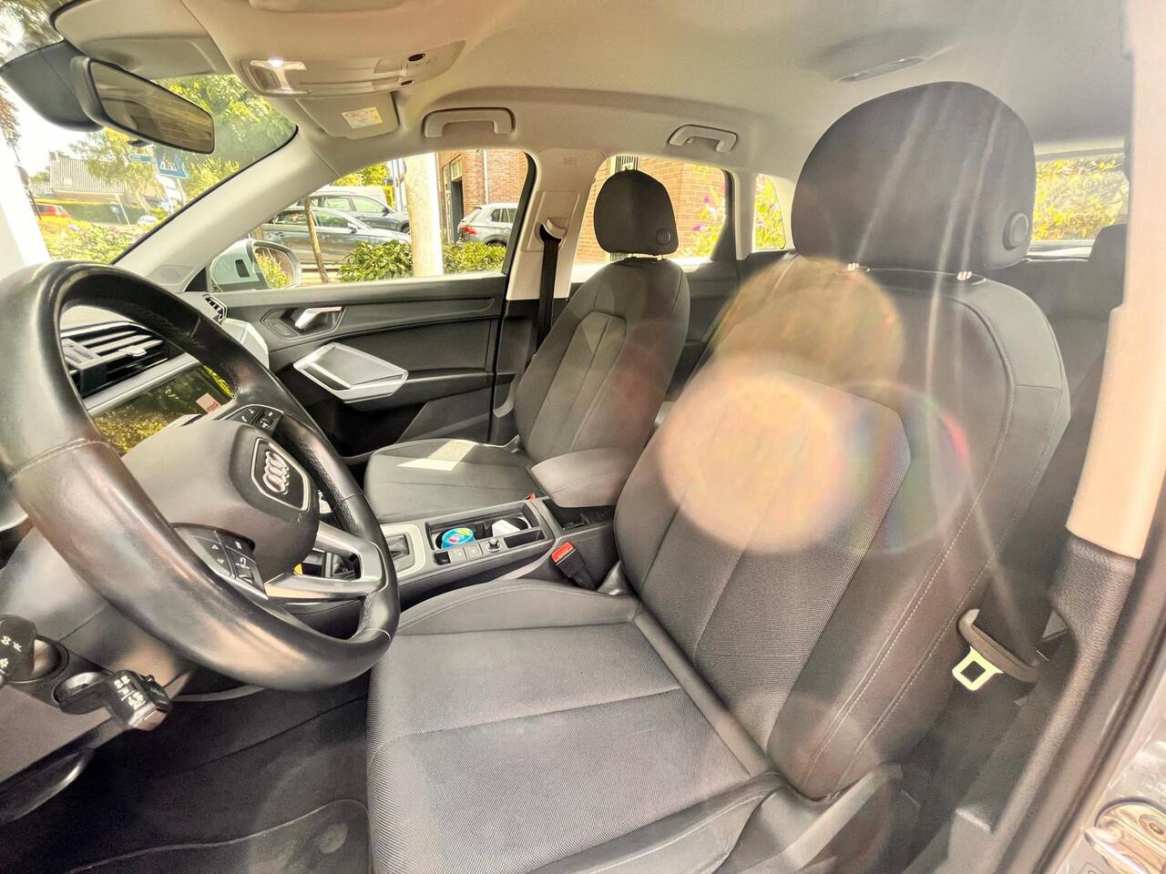 Audi Q3 45 TFSI e Business edition