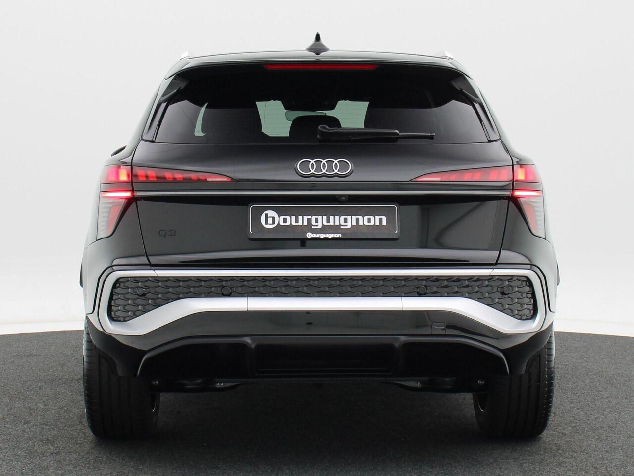 Audi Q3 e-hybrid | S edition | 272 PK Hatchback | Privacy glas | Ledkoplampen | 19 inch |