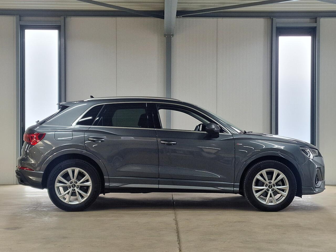 Audi Q3 35 TFSI 150pk S-Tronic S-Line | Camera | Leder/alcantara, Cruise control