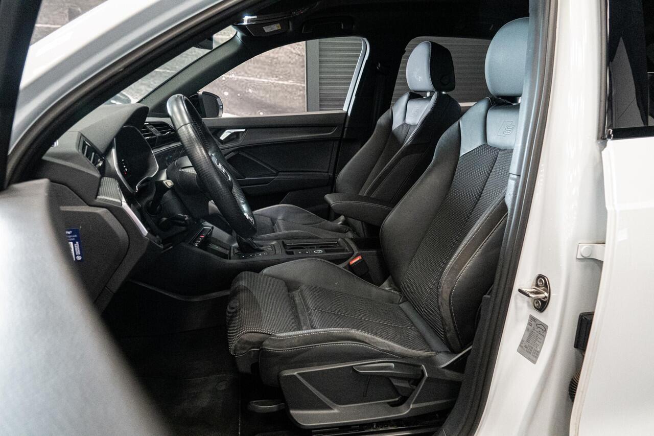 Audi Q3 45 TFSI e S edition *Sportstoelen / ACC / Business-pakket / Lane-assist / Stoelverwarming*