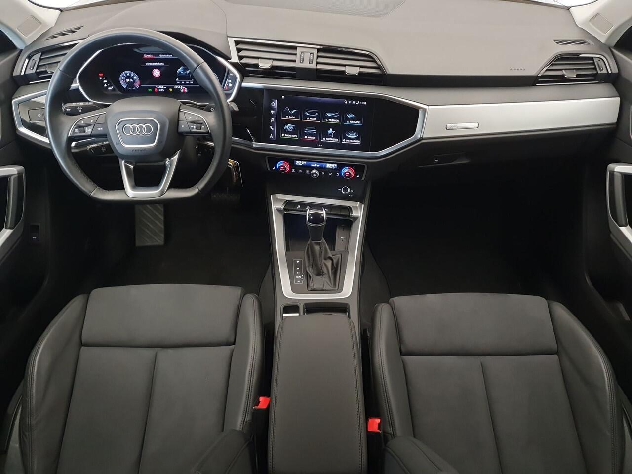 Audi Q3 35 TFSI 150pk S-Tronic S-Line Camera, Virtual cockpit, Leder/alcantara
