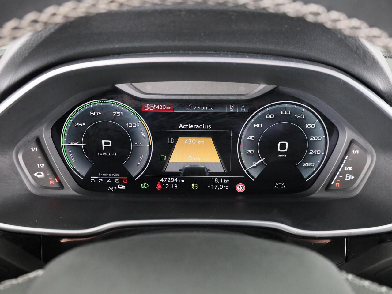 Audi Q3 45 TFSI e Business Edition 245 pk S-tronic | Navigatie | Parkeersensoren | LED koplampen | Stoelverwarming | S-Line interieur |